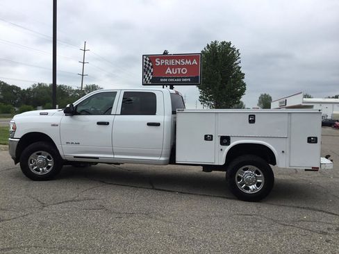 Used 2022 RAM 2500 Tradesman w/ Chrome Appearance Group AWD/4WD image 10