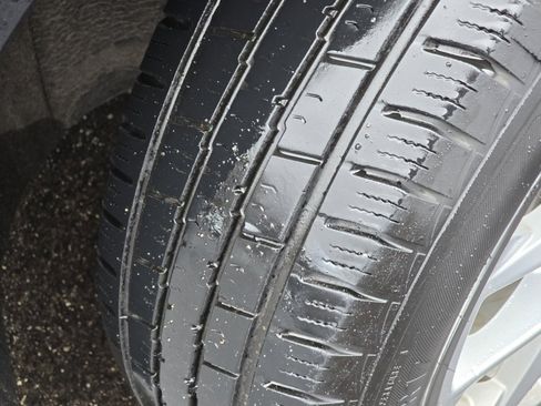 Used 2023 Chevrolet Equinox LT image 32