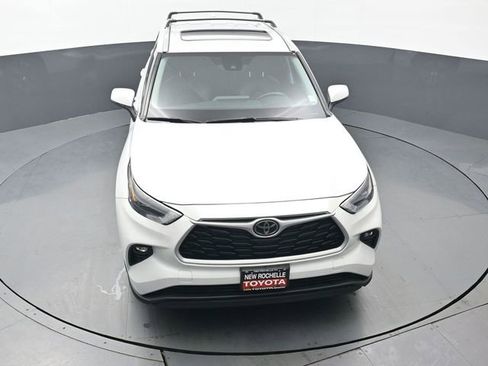 Certified 2023 Toyota Highlander XLE image 54