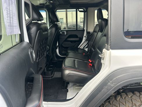 Used 2018 Jeep Wrangler Unlimited Rubicon w/ Steel Bumper Group AWD/4WD image 31