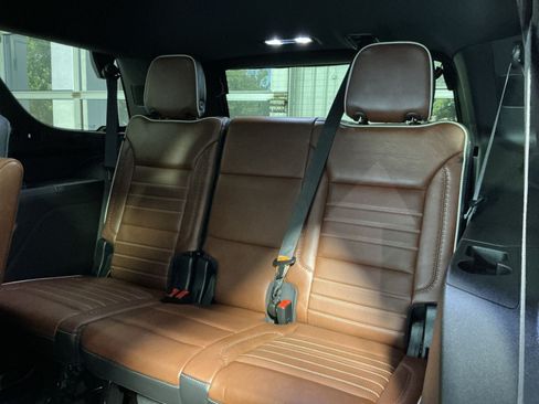 Used 2023 GMC Yukon Denali Ultimate AWD/4WD image 27