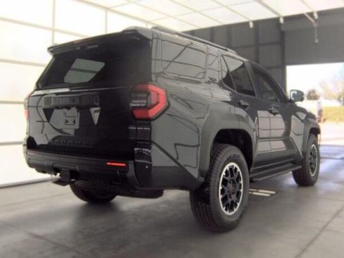 Used 2025 Toyota 4Runner TRD Off-Road Premium AWD/4WD image 5
