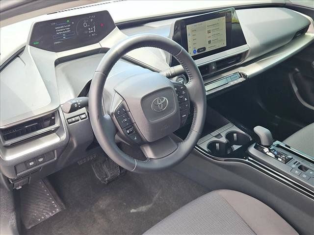 Used 2025 Toyota Prius LE FWD image 13