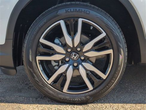 Used 2020 Honda Pilot Touring image 32