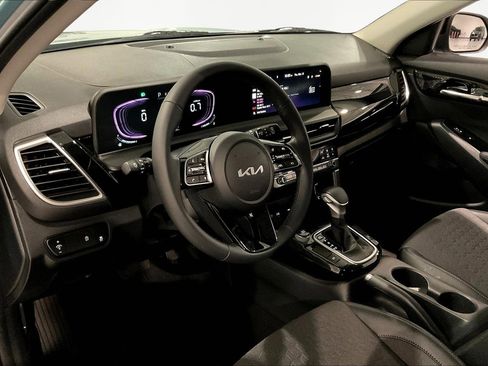 Used 2025 Kia Seltos S image 17