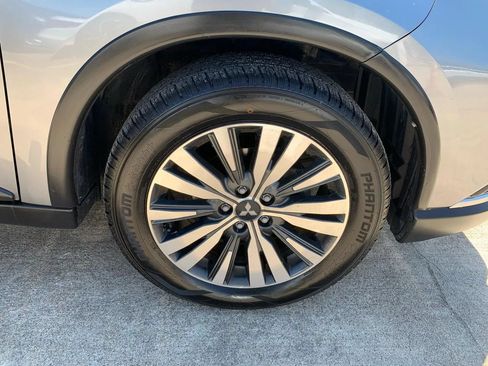 Used 2020 Mitsubishi Outlander SEL AWD/4WD image 26
