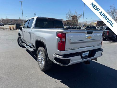 Used 2023 Chevrolet Silverado 2500 High Country w/ Z71 Off-Road Package image 5