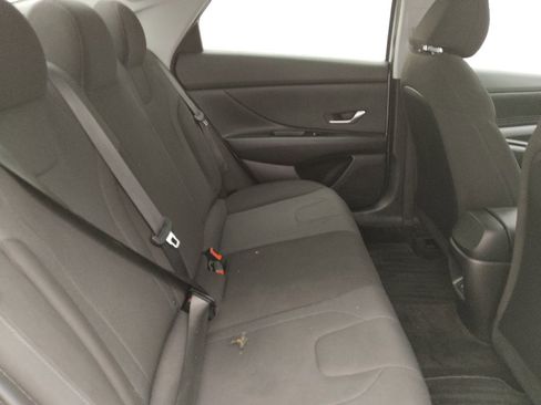 Used 2024 Hyundai Elantra SE FWD image 19