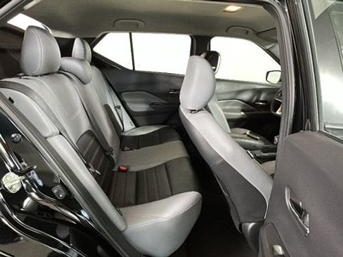 Used 2024 Nissan Kicks SR w/ SR Premium Package FWD image 30
