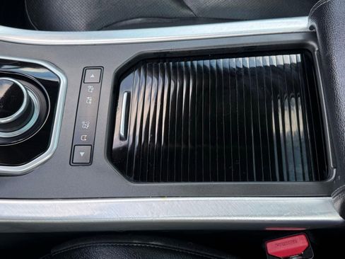 Used 2017 Land Rover Range Rover Evoque SE Premium image 52