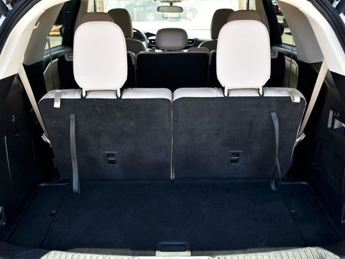 Used 2024 Ford Explorer XLT w/ Equipment Group 202A image 14