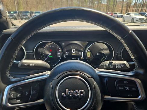 Used 2023 Jeep Wrangler Unlimited Sahara w/ Cold Weather Group AWD/4WD image 21
