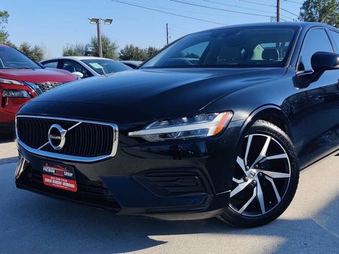 Used 2019 Volvo S60 T5 Momentum w/ Premium Package image 1