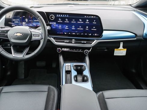 New 2026 Chevrolet Equinox EV LT image 11