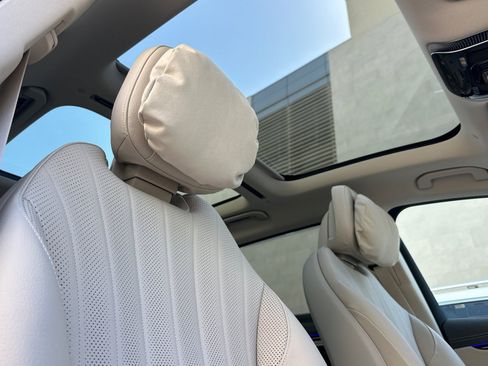 New 2026 Mercedes-Benz EQS 400 4MATIC SUV image 17