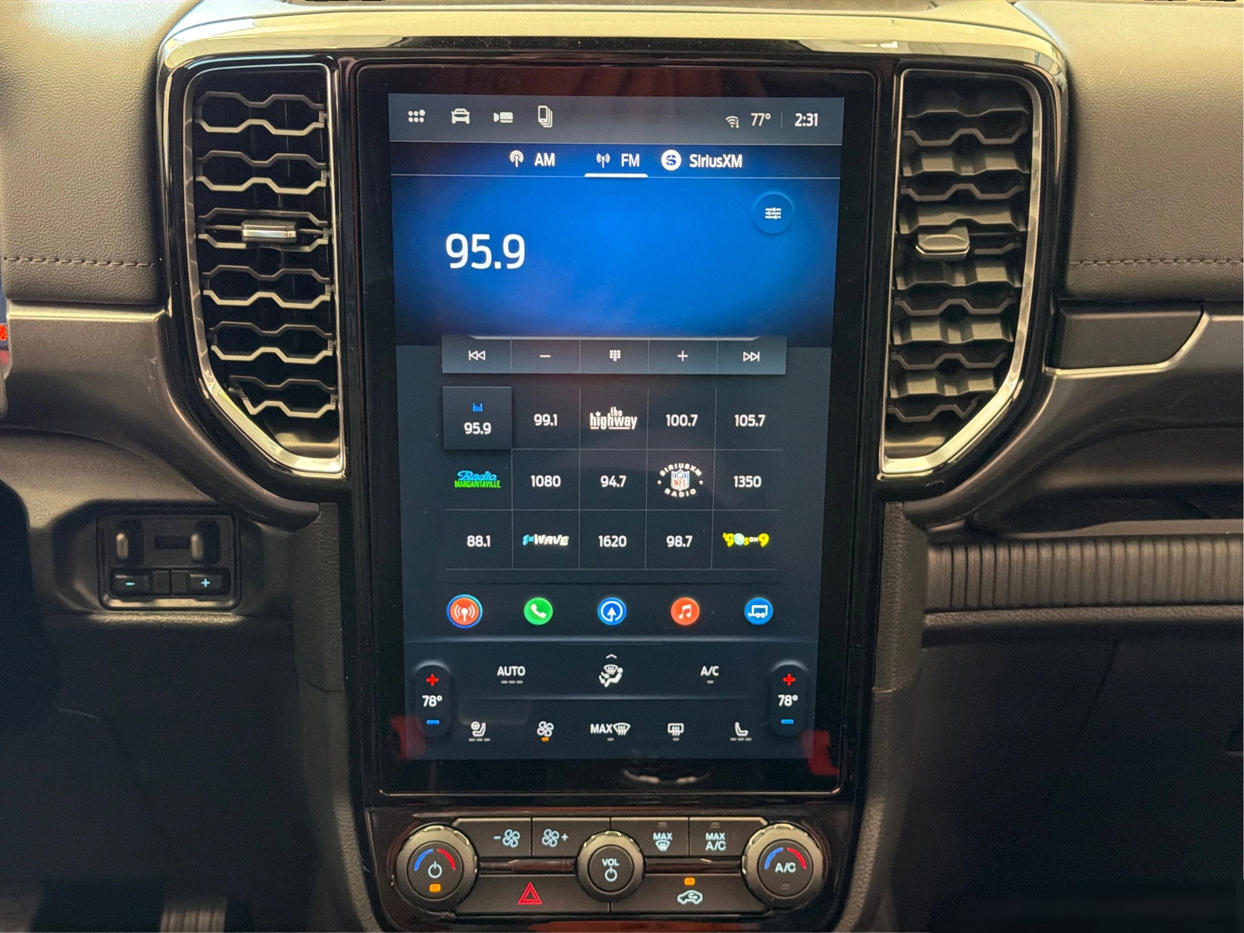 New 2026 Ford Ranger Lariat w/ FX4 Off-Road Package AWD/4WD image 16
