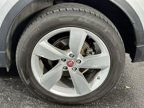 Used 2019 Jaguar E-PACE S image 10