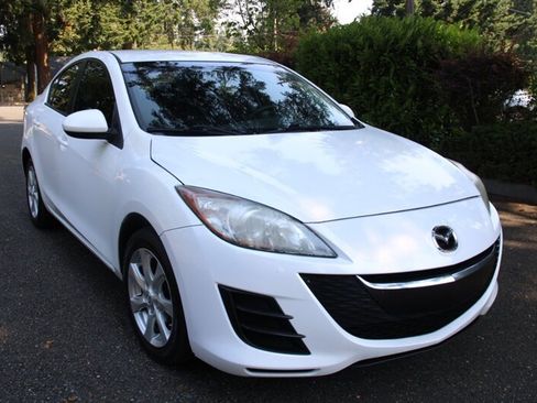 Used 2010 MAZDA MAZDA3 i Touring FWD image 2