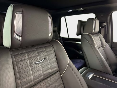 Used 2026 Cadillac Escalade Platinum Sport w/ LPO, ONYX Package image 24