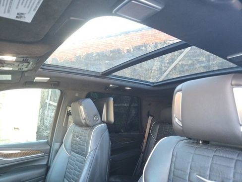 Used 2024 Cadillac Escalade Sport Platinum w/ LPO, ONYX Package image 14