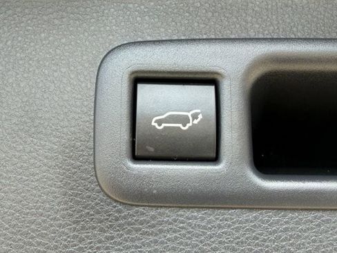 Certified 2024 Toyota Highlander LE image 29