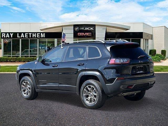 Used 2020 Jeep Cherokee Trailhawk w/ Cold Weather Group AWD/4WD image 3