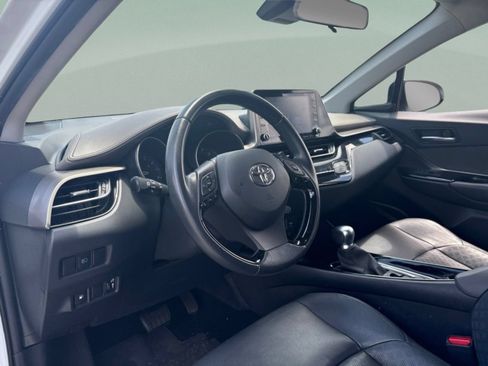 Used 2022 Toyota C-HR Limited FWD image 16