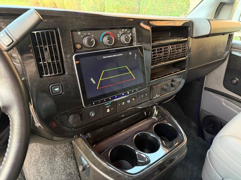 Used 2024 Chevrolet Express 2500 RWD image 20