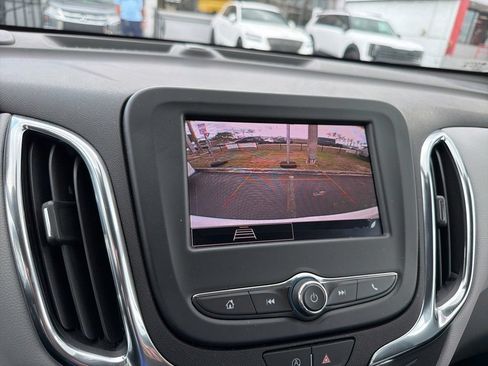 Used 2024 Chevrolet Equinox LS w/ Driver Confidence II Package FWD image 5