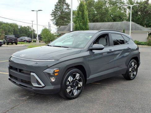 Used 2025 Hyundai Kona SEL FWD image 3