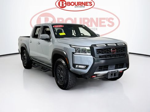 Used 2025 Nissan Frontier PRO-4X w/ Pro Convenience Package AWD/4WD image 1