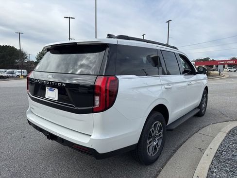 New 2026 Ford Expedition Active image 11