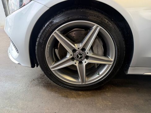 Used 2017 Mercedes-Benz C 300 4MATIC Sedan image 30