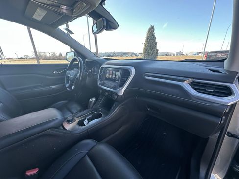 Used 2019 GMC Acadia SLT image 29