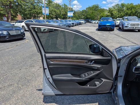 Used 2018 Honda Accord EX-L image 11