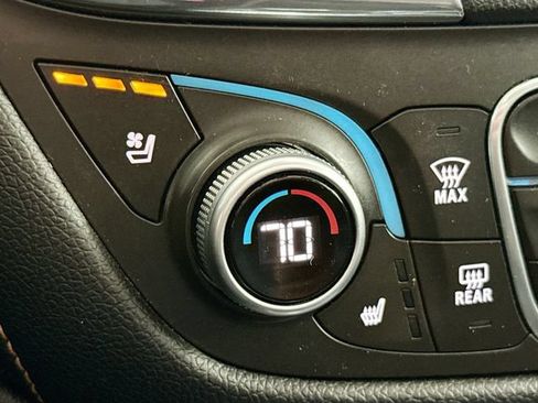 Used 2018 Chevrolet Equinox Premier FWD image 20