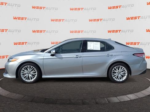 Used 2019 Toyota Camry XLE w/ Carpet Mat Package FWD image 2