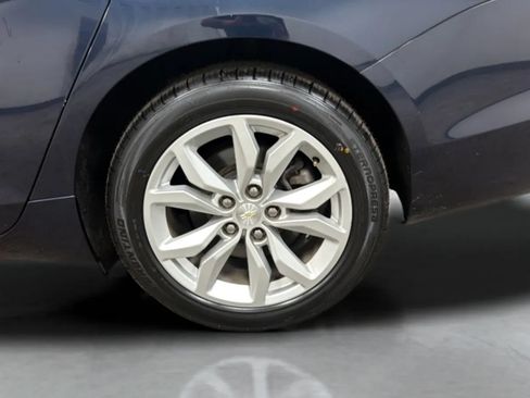 Used 2019 Chevrolet Impala LT FWD image 28