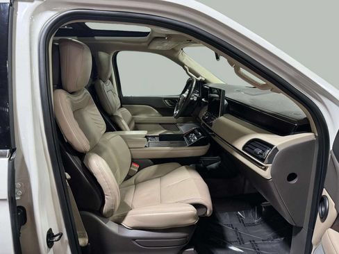 Certified 2022 Lincoln Navigator L Reserve AWD/4WD image 31