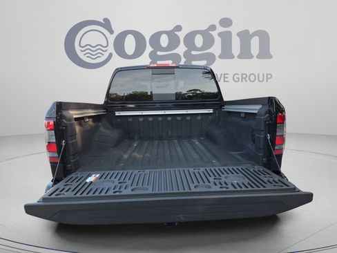 Used 2024 Nissan Frontier SV w/ SV Convenience Package RWD image 13