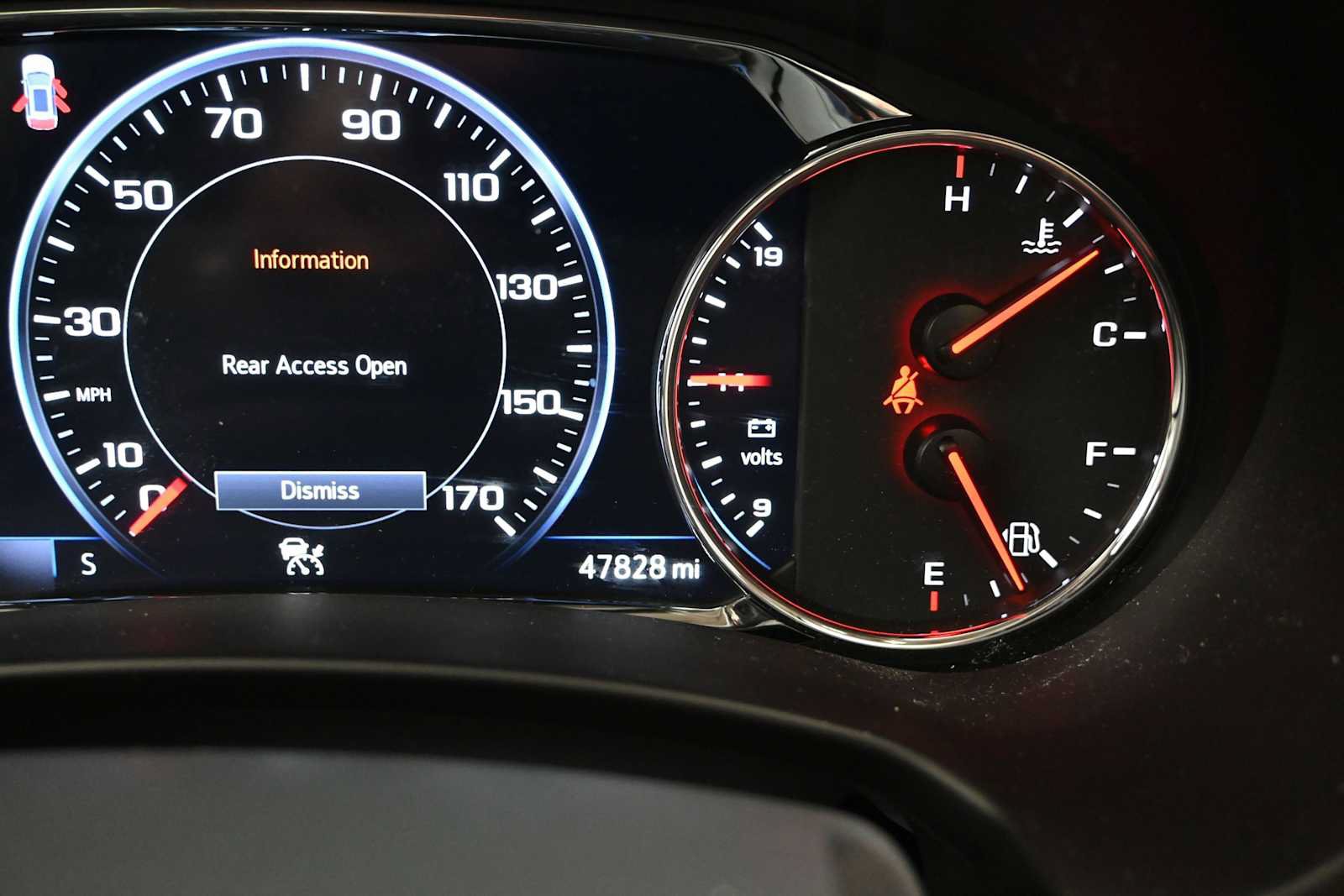 Used 2024 GMC Terrain Denali w/ Denali Premium Package AWD/4WD image 13
