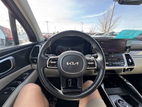 Used 2022 Kia Sorento S image 10