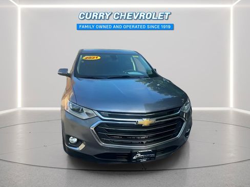 Used 2021 Chevrolet Traverse LT w/ LT Premium Package AWD/4WD image 4
