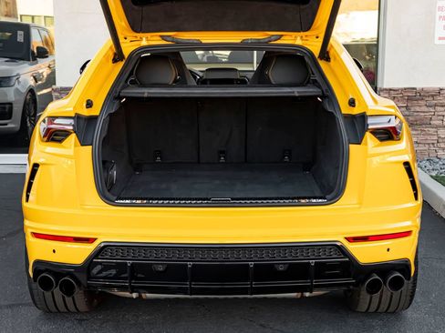 Used 2021 Lamborghini Urus AWD/4WD image 25