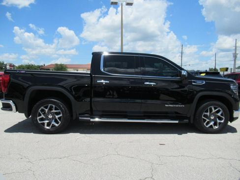 Used 2023 GMC Sierra 1500 SLT w/ SLT Premium Package AWD/4WD image 2