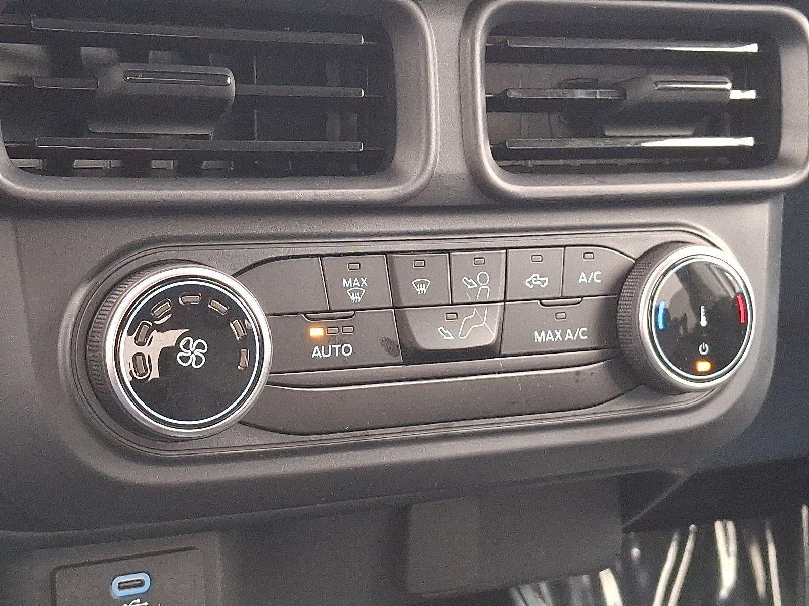 Certified 2024 Ford Maverick XL FWD image 15