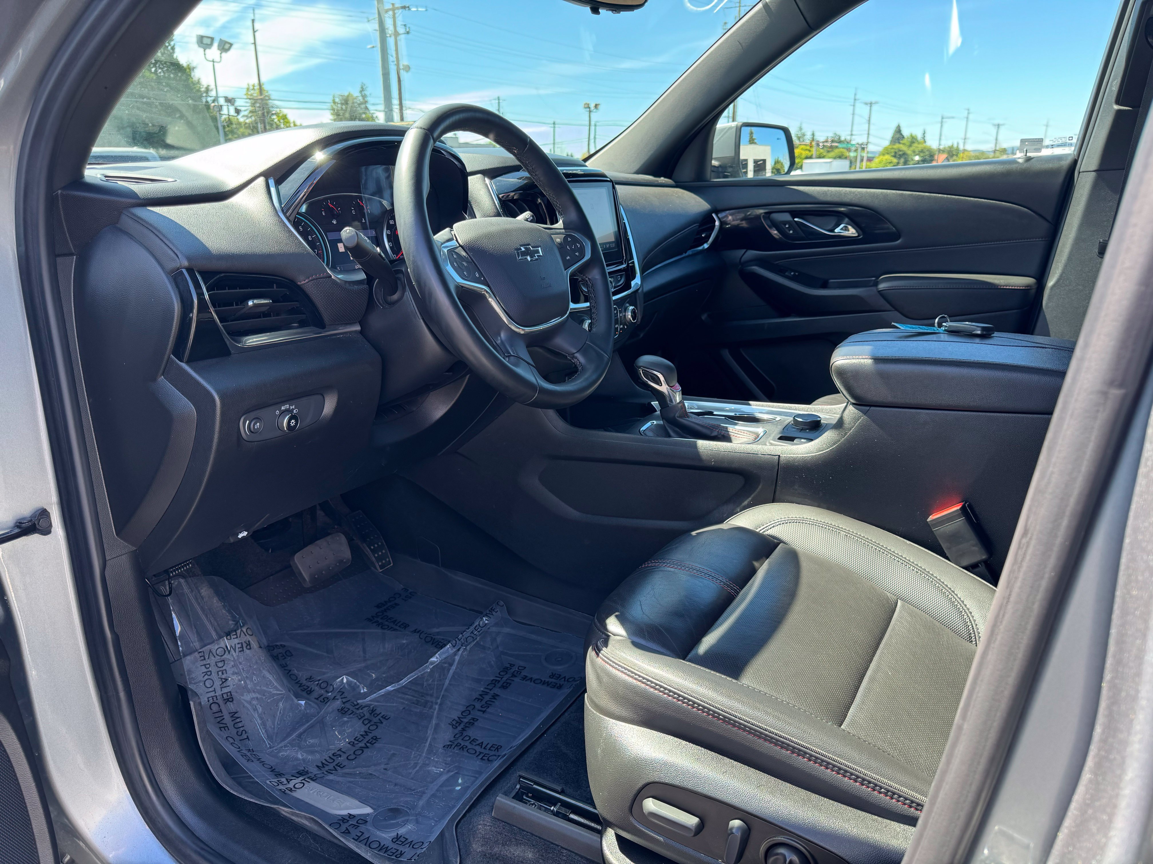 Used 2023 Chevrolet Traverse RS w/ LPO, Cargo Package AWD/4WD image 17