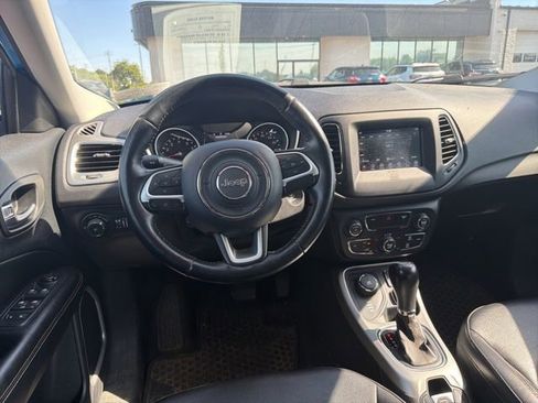 Used 2019 Jeep Compass Latitude w/ Cold Weather Group AWD/4WD image 10