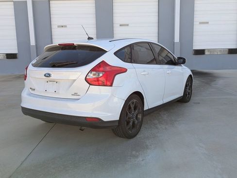 Used 2014 Ford Focus SE w/ Equipment Group 201A image 3