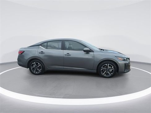 Used 2024 Nissan Sentra SV image 9